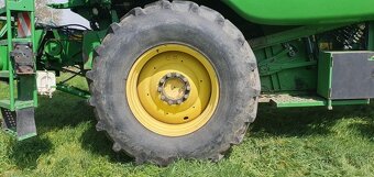 Sklízecí mlátička John Deere 9800I STS - 6