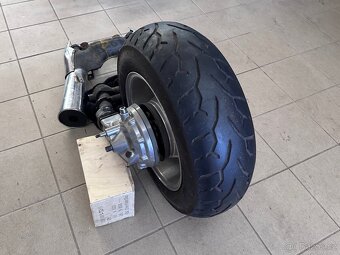 Yamaha Vmax 1200 zadní náprava Vyfuk široké kolo - 6