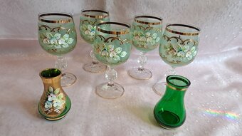 RUČNĚ MALOVANÉ NOVOBORSKÉ SKLO SKLENIČKY A VÁZIČKY - 6