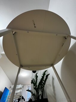 Prodám jídelní stůl IKEA VIHALS – bílý - 6
