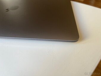 MacBook Air 13'' - M1 / 8 GB RAM / 256 GB - 6