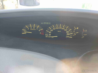 Toyota Previa 2.4i - 6