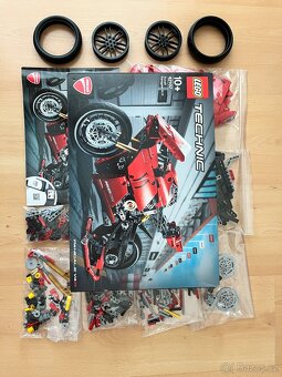LEGO® Technic 42107 Ducati Panigale V4 R - 6