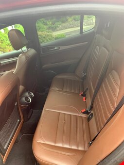Alfa Romeo Stelvio - 6
