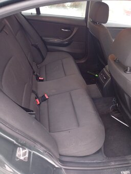 BMW e91 318 D 2009 2.0 nafta 105kW - 6