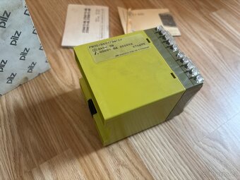 Pilz PNOZ S1 a XV2, Pilz 17753 bezpečnostní relé / vypínač - 6