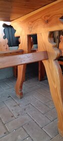 Vyřezávaná dřevěná Rohová lavice a stůl - 6