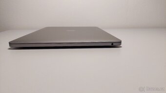 Apple Macbook PRO 13" - i5 CPU (4core),16GB RAM,250GB SSD - 6