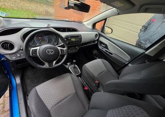 Toyota Yaris Hybrid 100 Life - 6