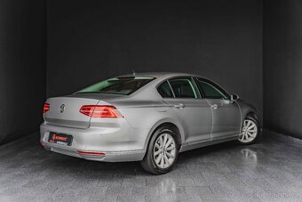 VOLKSWAGEN Passat-2.OTDi-110kW-DSG-Highline-VirC-ZÁRUKA-R17 - 6