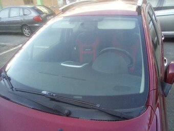 prodám Peugeot 207 SW 1.4 benzín r.2010 - 6