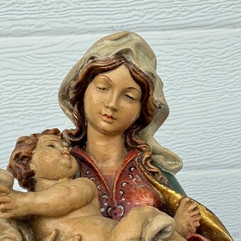 Dřevěná socha Panna Marie s Ježíškem polychromie - 6