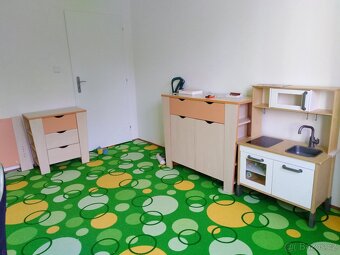 Šatní skříň s policemi - 6