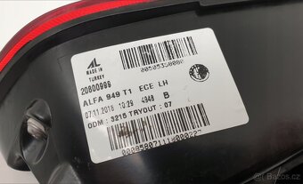 Alfa Romeo Stelvio zadní světla (USA) - 6
