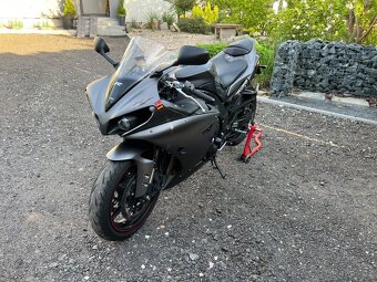 Yamaha r1 - 6