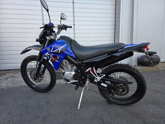 YAMAHA XT 125 R 2012 - 6