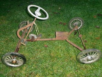 prodám čtyřkolová dětská kára, stará dětská šlapací tříkolka - 6