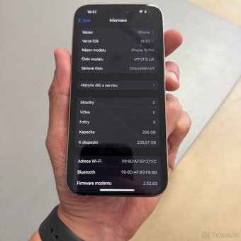 iPhone 15 Pro 256GB silver, jako nový, 97% baterie - 6