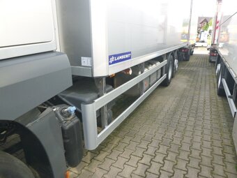 Mercedes Benz Actros 2543 L 6x2 Carrier Supra 1250 - 6