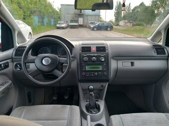 Volkswagen Touran 1.6 benzin kw 85 rok 2005 - 6