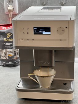 Miele CM6100. - 6