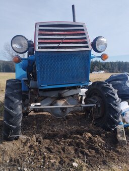 Prodám traktor 4 x 4 s vlekem - 6