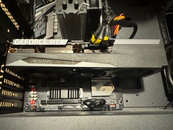 Super herní počítač Gigabyte - 6