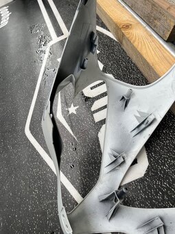 Yamaha YZF-R1 přední maska - 6