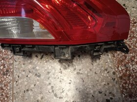Pravé zadní světlo Volvo V40 - 6