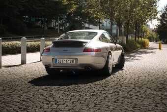Porsche 911 Carrera 2 996 - 6
