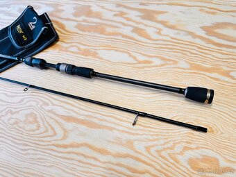 PŘÍVLAČOVÝ PRUT WESTIN W3 STREETSTICK 2ND / 2,43 m / 2-10 g - 6
