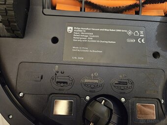 Robotický vysavač s mopem Philips s bohatým příslušenstvím - 6