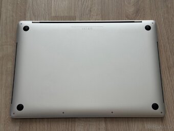 Apple Macbook Pro 15 Touch Bar - Silver - ČTĚTE - 6