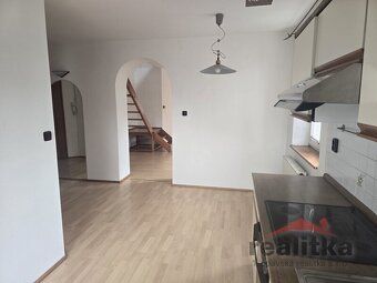 Pronájem bytu 3+1, mezonet, Opava, ul. třída Spojenců - 6