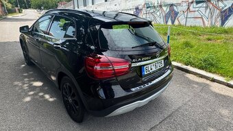 Mercedes-Benz GLA 200d 4Matic Style - 6