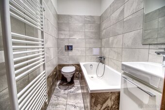 Prodej bytu 2+kk, 45 m² s balkónem, Pardubice - centrum. - 6