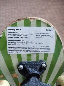 Skateboard se svítícími kolečky - 6