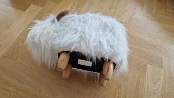 Roztomilý chlupatý taburet / stolička - 6