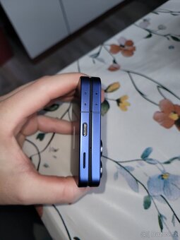 Samsung Z Flip 7 12/256GB - 6