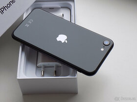 APPLE iPhone SE (2020) 64GB Black - ZÁRUKA - 100% BATERIE - 6