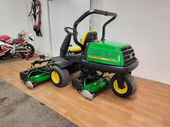 Vřetenová sekačka John Deere 2500A - 6