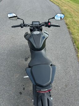 Honda CB125R - 6