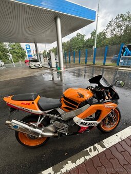 Honda cbr 900rr - 6