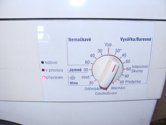 Pračka BOSCH Maxx 4 - úzká. Starší, ale pere bez problému - 6