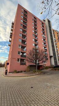 Pronájem garážového stání – Praha 8, Troja ul. Hnězdenská - 6