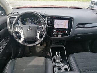 Mitsubishi Outlander 2.4 PHEV,4WD,LED,Kamera,Tažné - 6