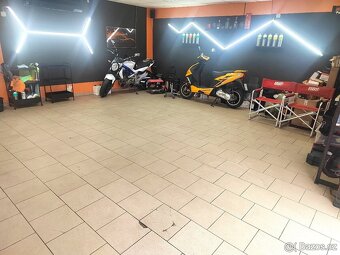 Pronájem nebytových prostor v hlídaném areálu s parkováním - 6