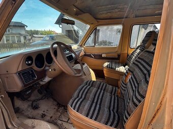 Dodge Van 5.2 V8 - 6
