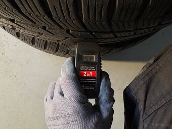 Zimní pneu Barum 215/65R16 - 6