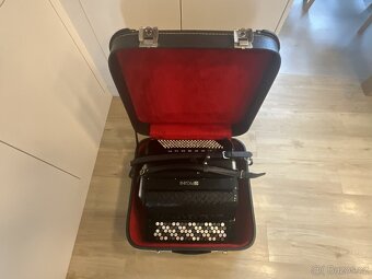 Pigini knoflíkový akordeon C-griff Super Compact - 6